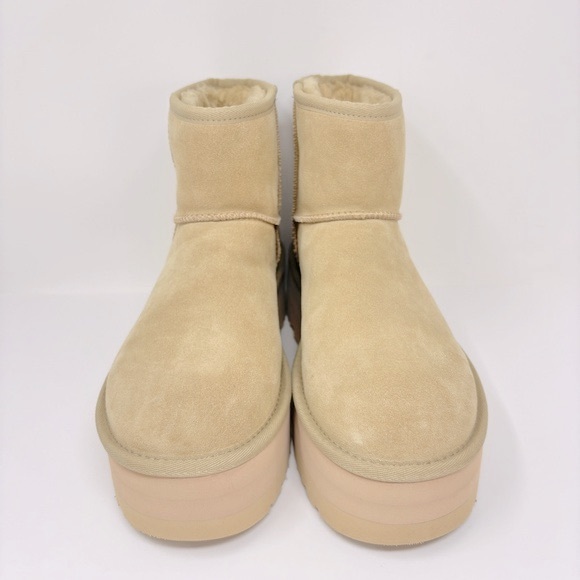NWT UGG Classic Mini Platform Boots in Mustard Seed - 10 - Picture 5 of 11